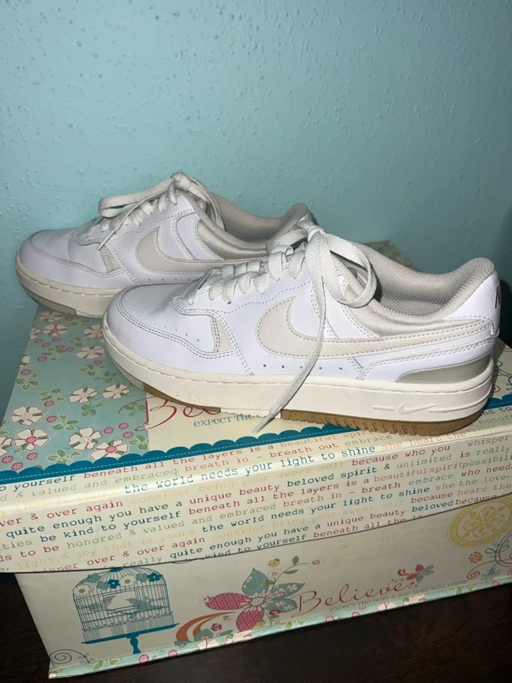 Nike Tennis Shoes - Picture 7 of 7
